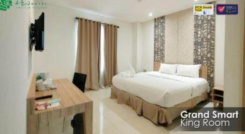 Hw Hotel Padang Exterior foto