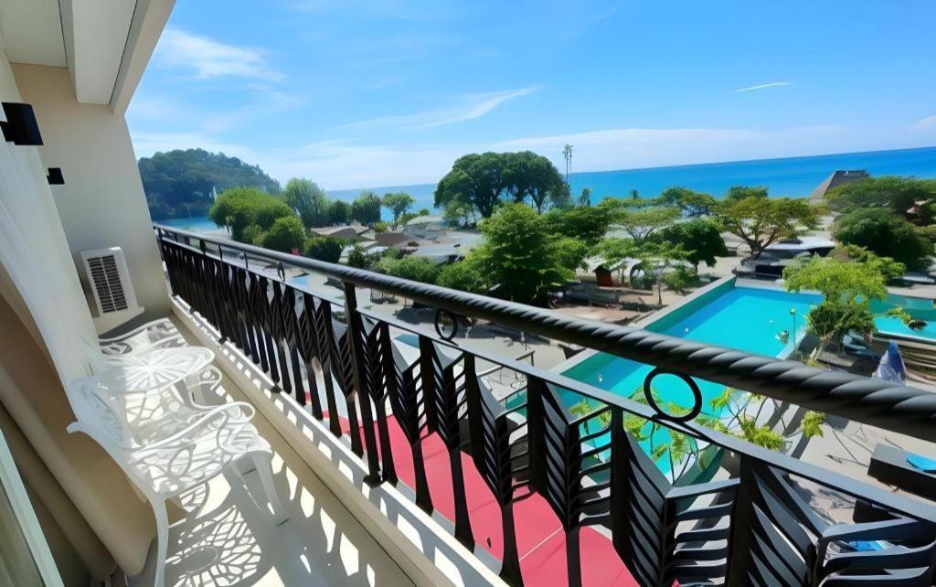 Hw Hotel Padang Exterior foto